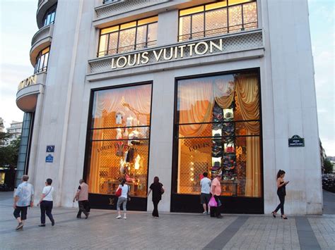 how much cheaper is louis vuitton in paris reddit|louis vuitton outlet in paris.